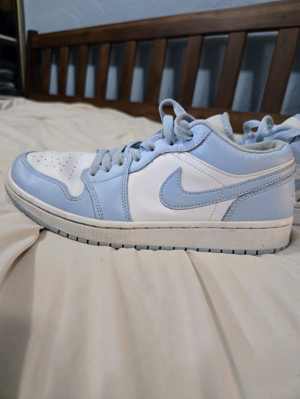 Jordan Low Top Sneakers - Light Blue & White - Picture 4 of 4
